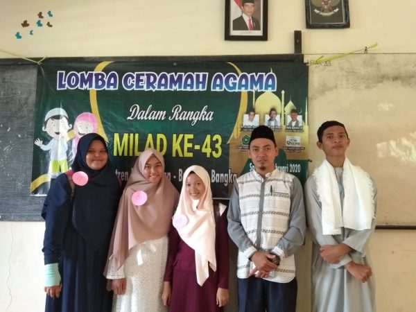 Juara 3 Putri Lomba Ceramah Tingkat SMA/ MA dalam Rangka Memperingati Ulang Tahun PPNI